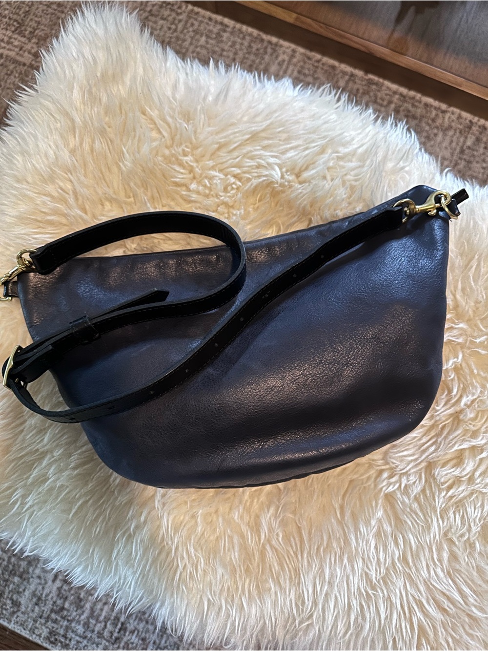 Clare V. Grande Fanny in Navy Blue / Black